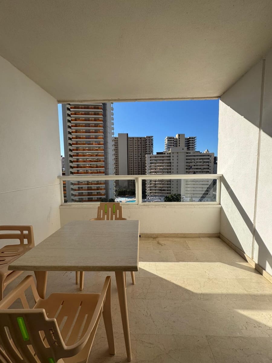 2 bedroom Apartment for sale in Benidorm with pool - € 252,000 (Ref: 9454657)
