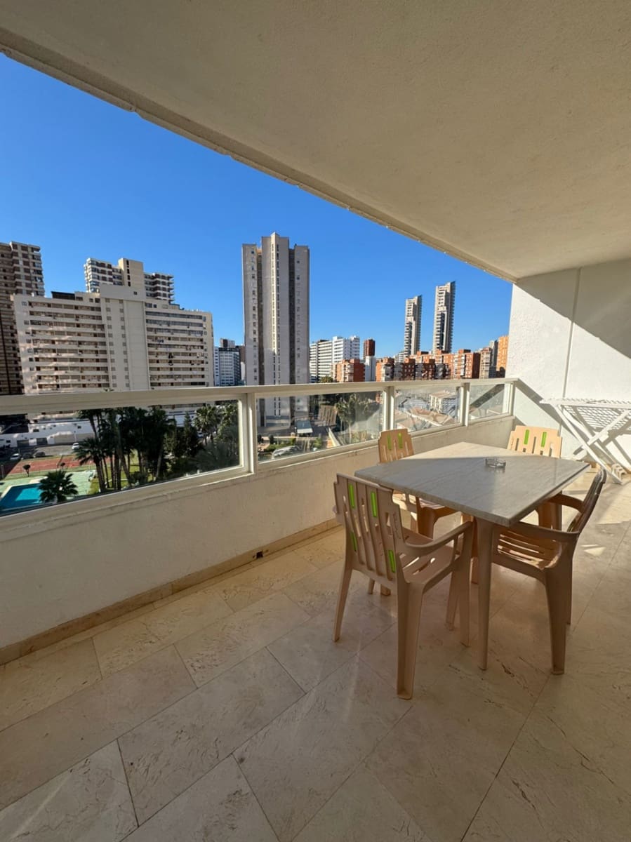 2 bedroom Apartment for sale in Benidorm with pool - € 252,000 (Ref: 9454657)
