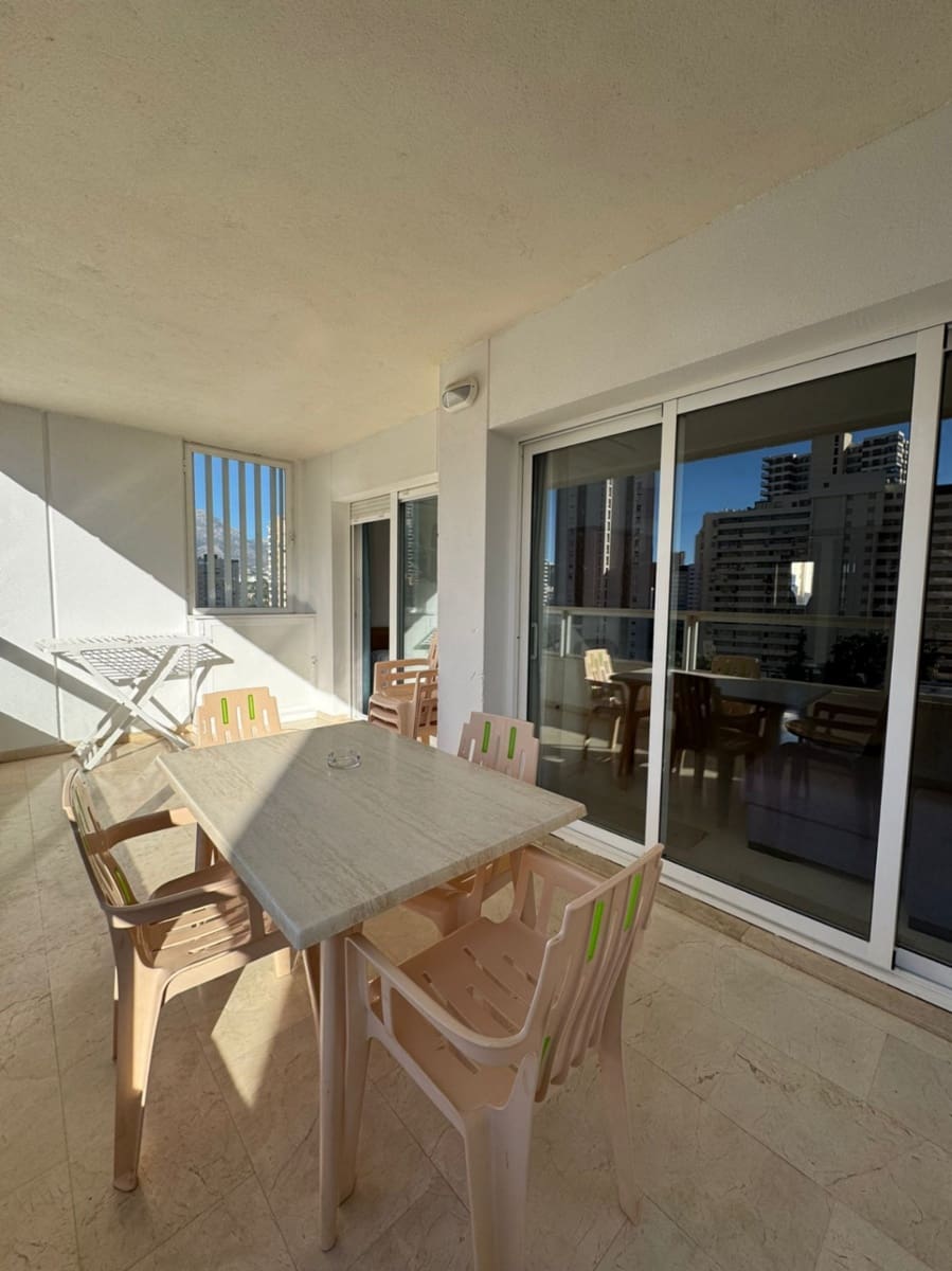 2 bedroom Apartment for sale in Benidorm with pool - € 252,000 (Ref: 9454657)