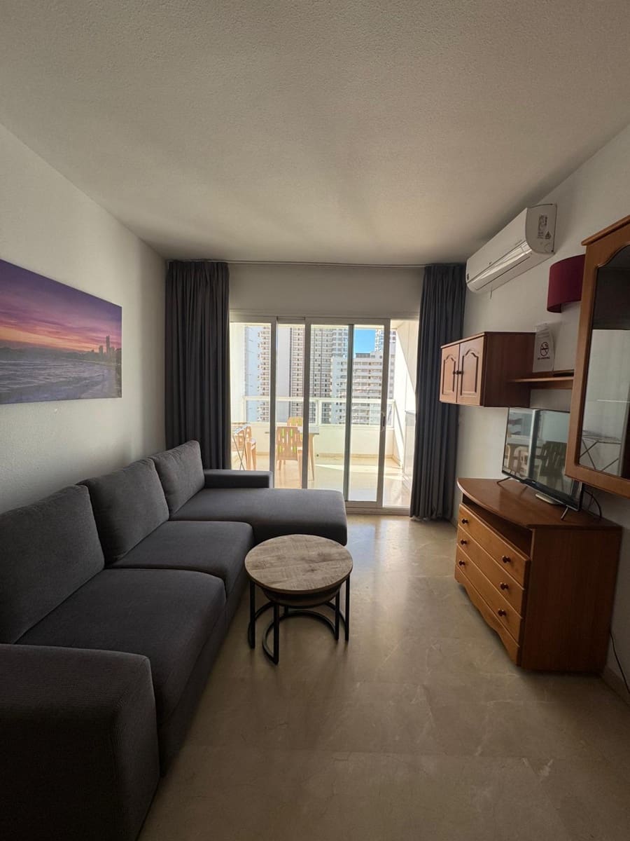 2 bedroom Apartment for sale in Benidorm with pool - € 252,000 (Ref: 9454657)