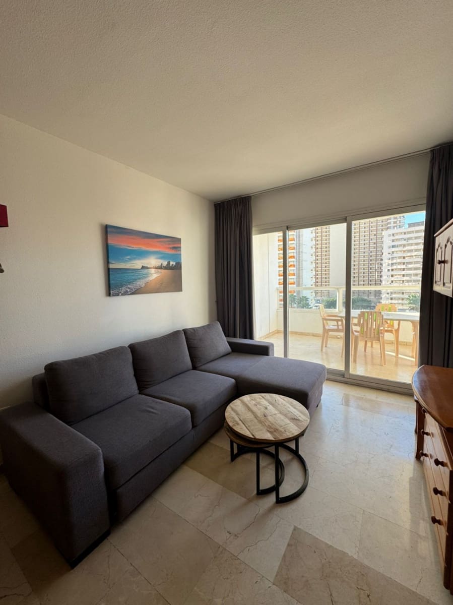 2 bedroom Apartment for sale in Benidorm with pool - € 252,000 (Ref: 9454657)
