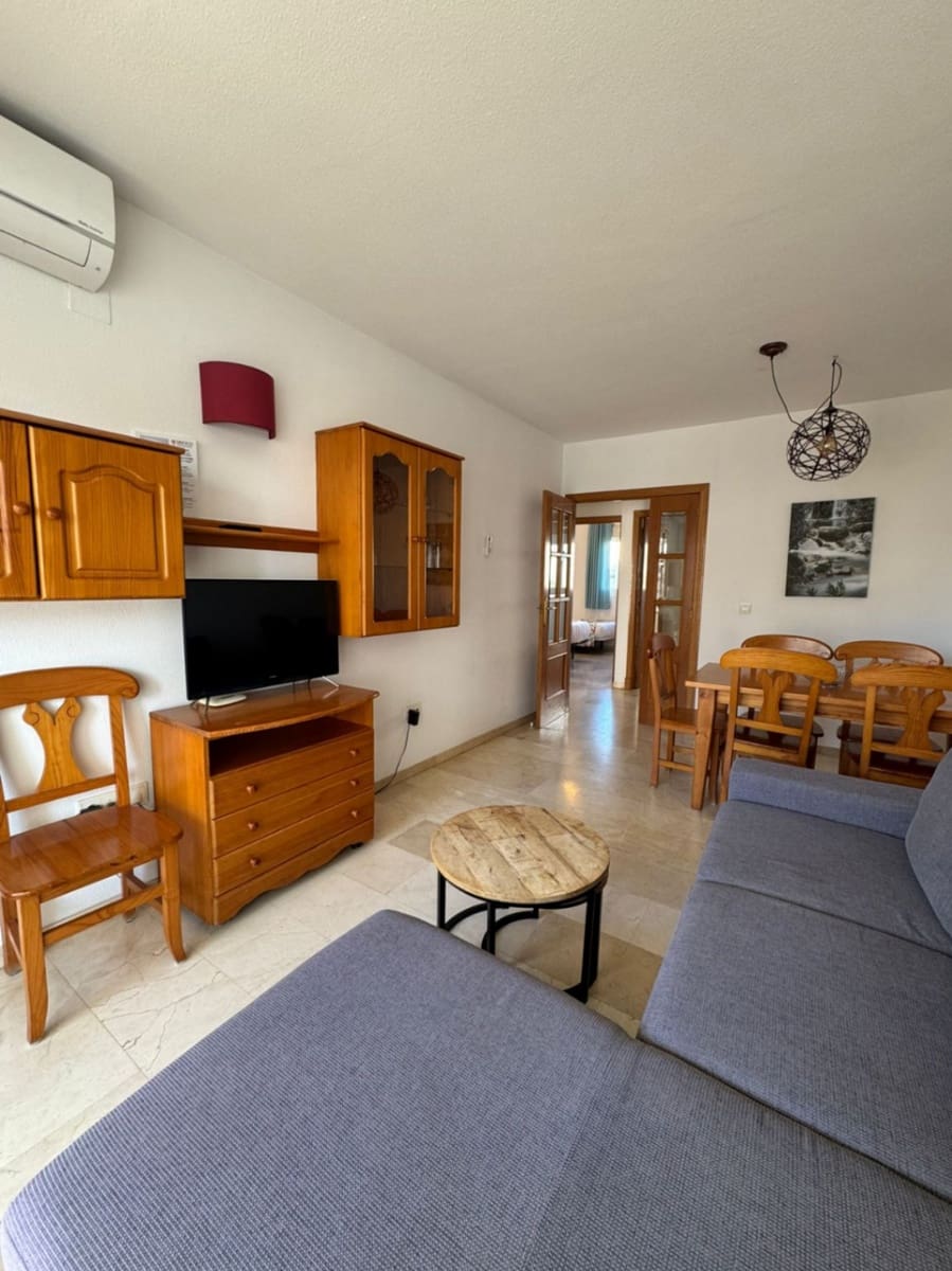 2 bedroom Apartment for sale in Benidorm with pool - € 252,000 (Ref: 9454657)