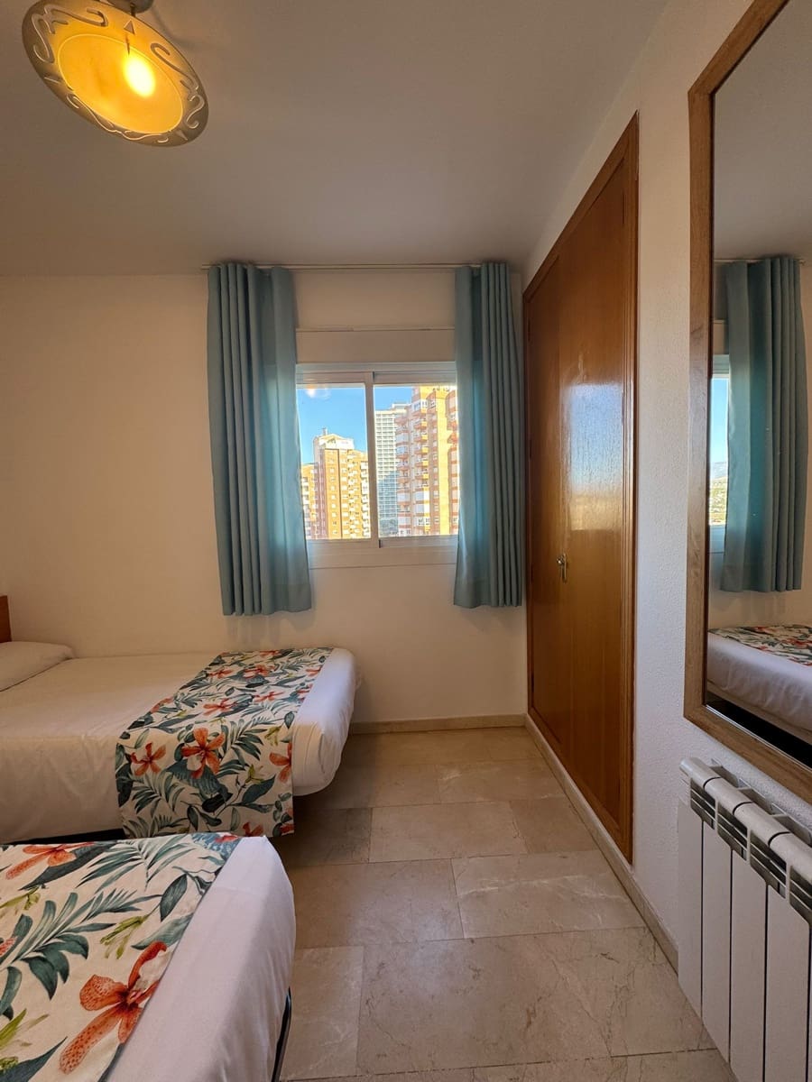 2 bedroom Apartment for sale in Benidorm with pool - € 252,000 (Ref: 9454657)
