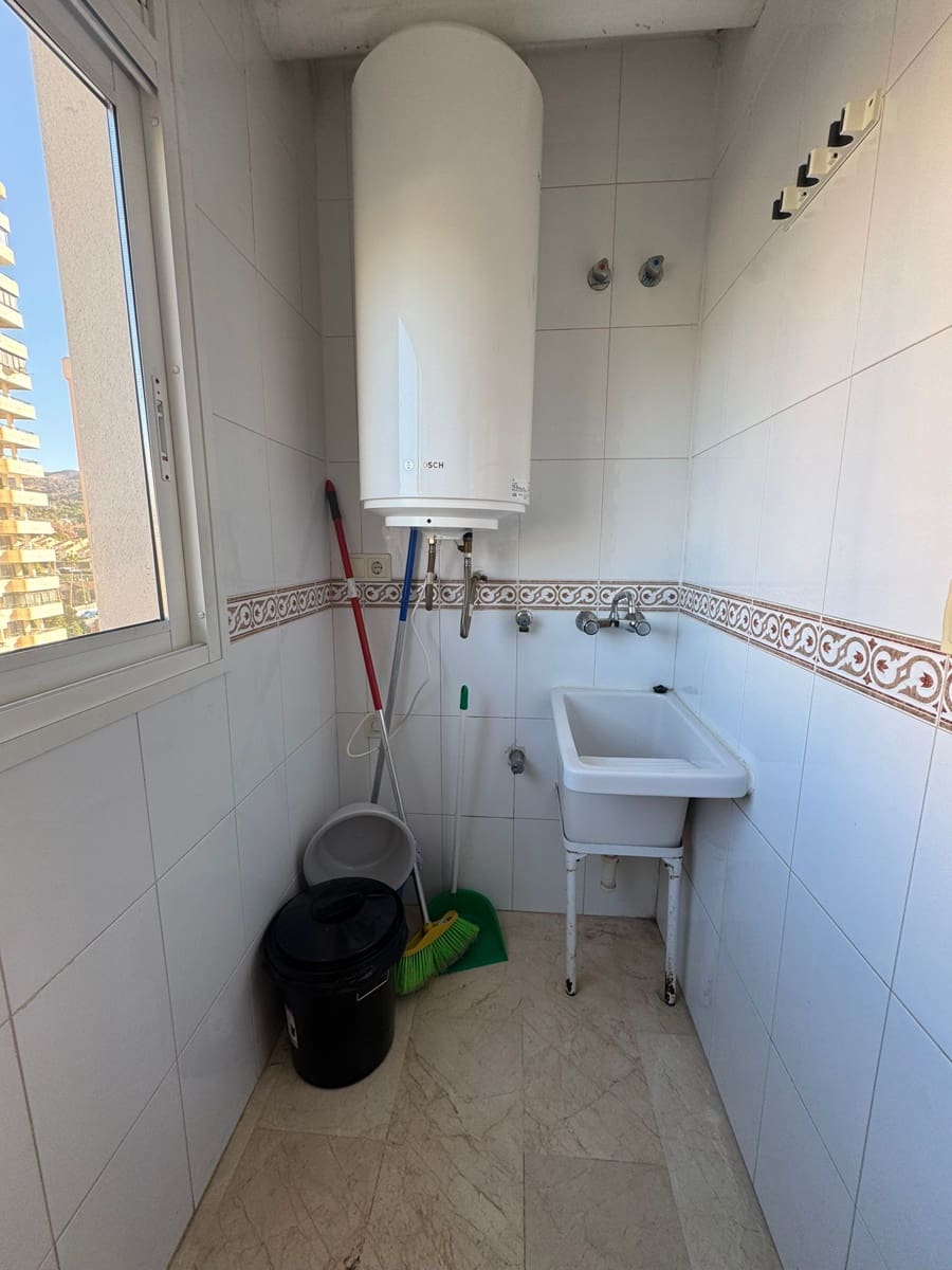 2 bedroom Apartment for sale in Benidorm with pool - € 252,000 (Ref: 9454657)