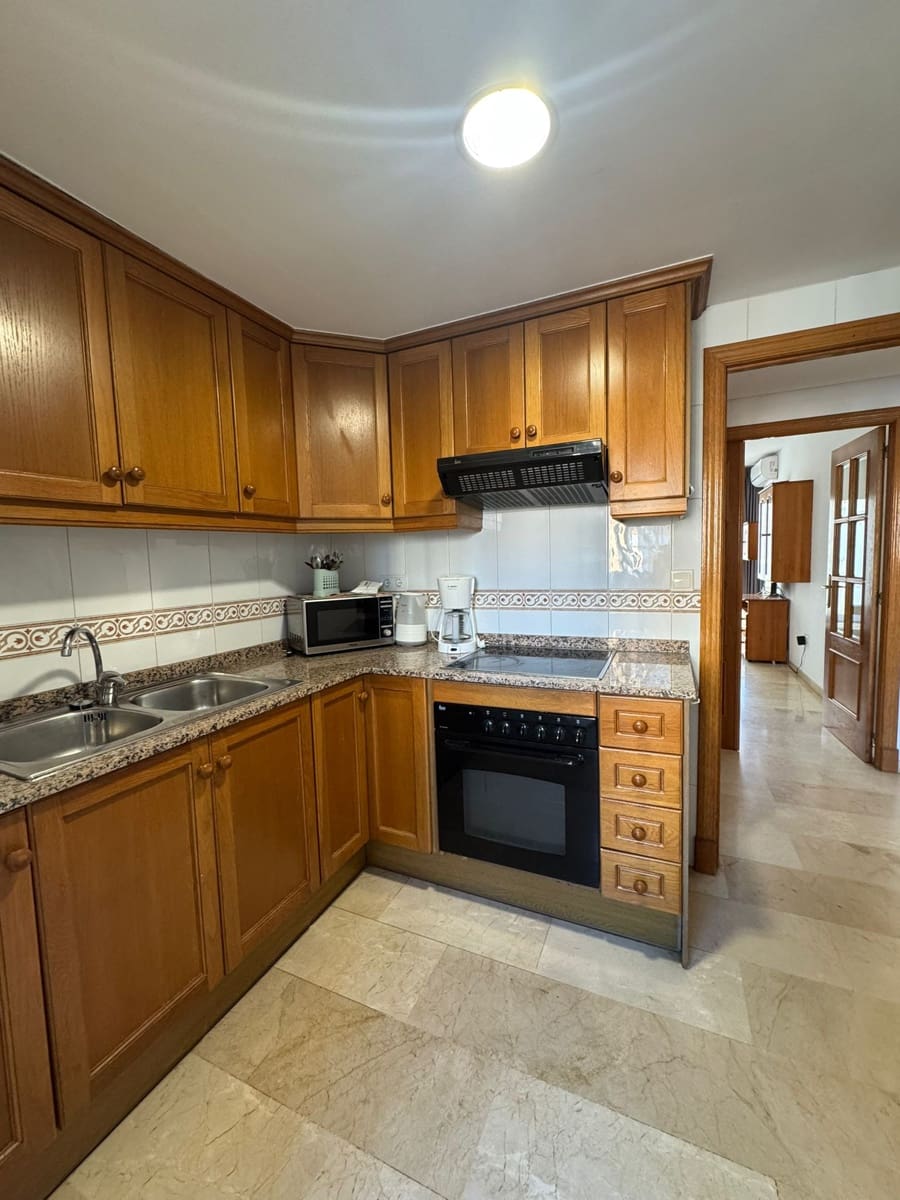 2 bedroom Apartment for sale in Benidorm with pool - € 252,000 (Ref: 9454657)