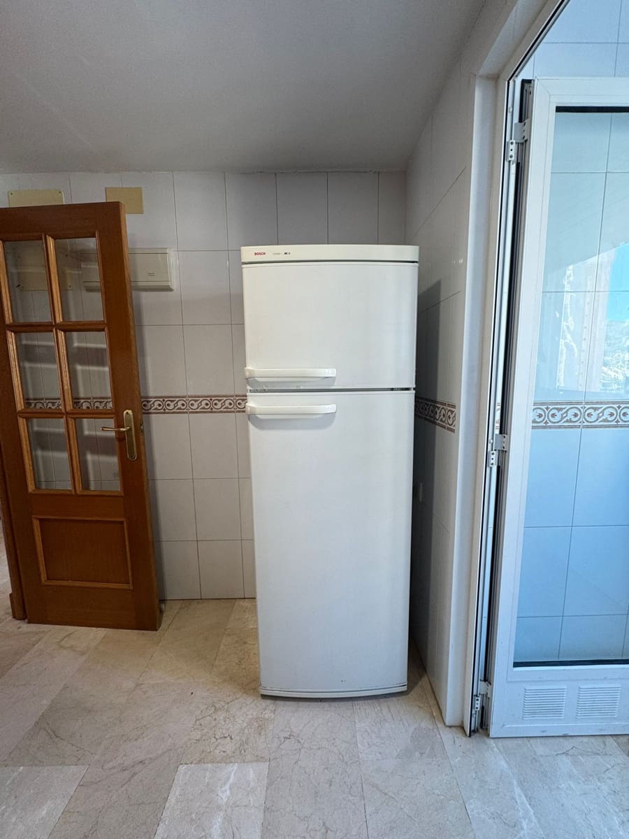 2 bedroom Apartment for sale in Benidorm with pool - € 252,000 (Ref: 9454657)