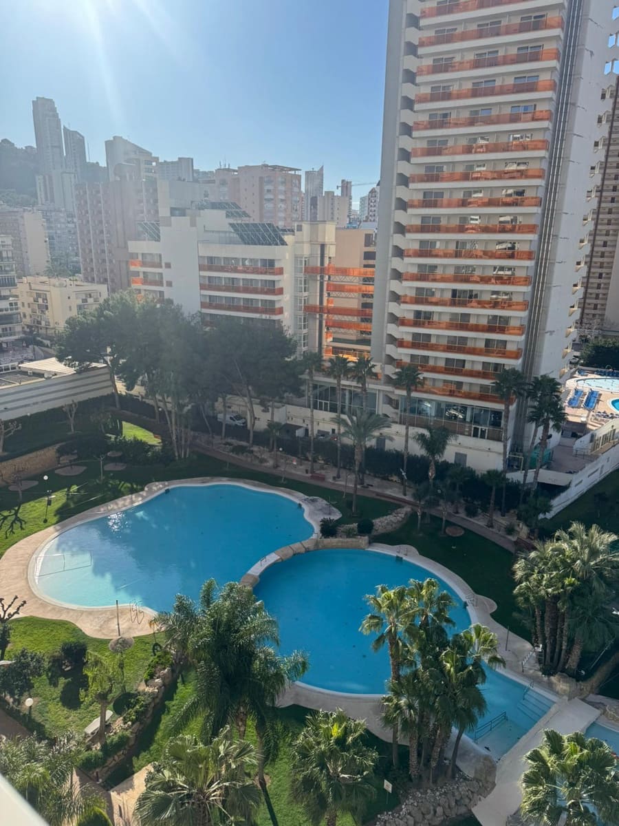 2 bedroom Apartment for sale in Benidorm with pool - € 252,000 (Ref: 9454657)