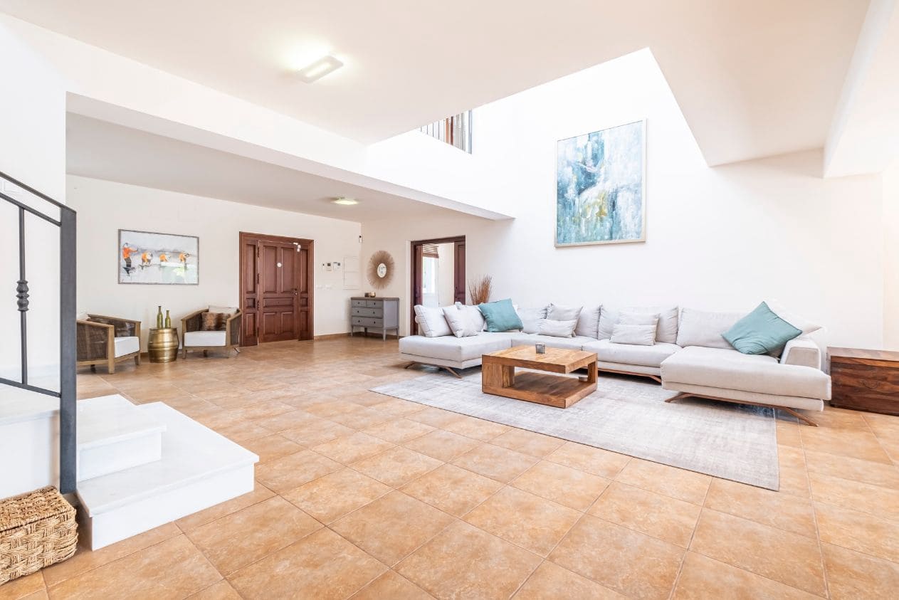 4 sypialnia Willa na sprzedaż w La Nucia z basenem garażem - 825 000 € (Ref: 9454660)