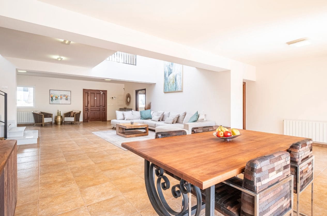 4 sypialnia Willa na sprzedaż w La Nucia z basenem garażem - 825 000 € (Ref: 9454660)