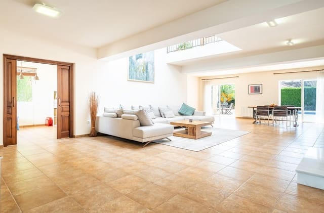 4 sypialnia Willa na sprzedaż w La Nucia z basenem garażem - 825 000 € (Ref: 9454660)