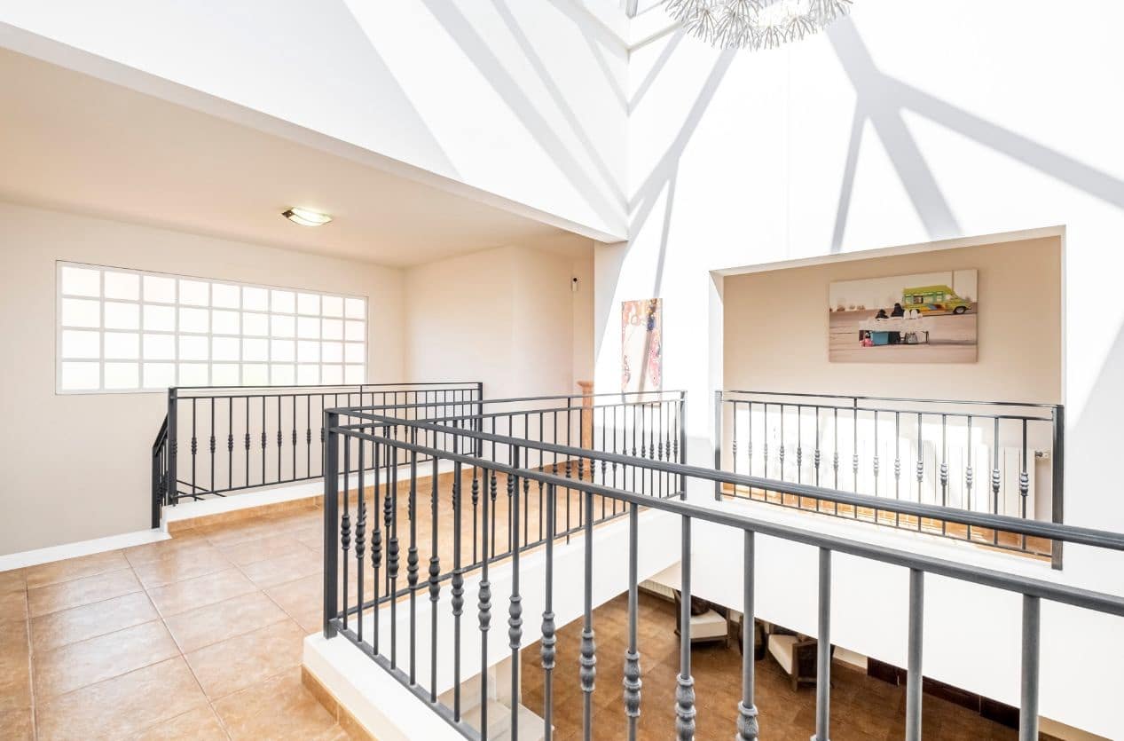 4 sypialnia Willa na sprzedaż w La Nucia z basenem garażem - 825 000 € (Ref: 9454660)