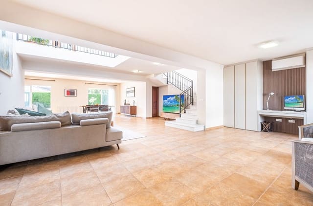 4 sypialnia Willa na sprzedaż w La Nucia z basenem garażem - 825 000 € (Ref: 9454660)