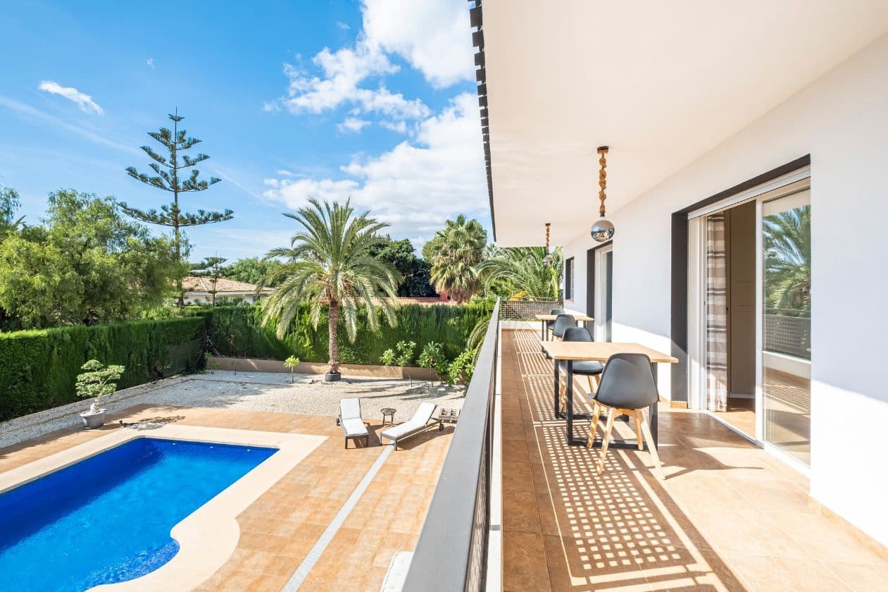 4 sypialnia Willa na sprzedaż w La Nucia z basenem garażem - 825 000 € (Ref: 9454660)