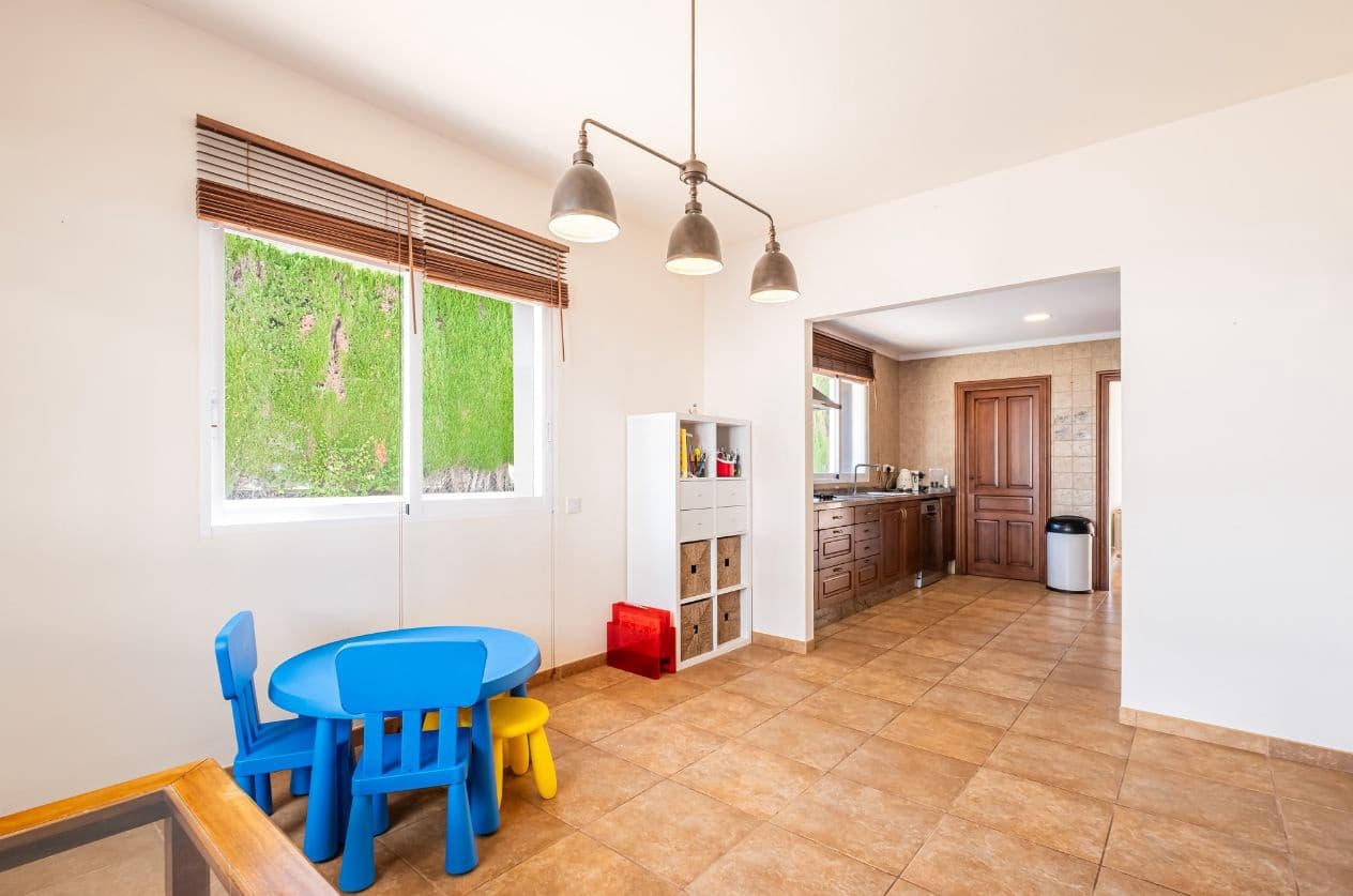 4 sypialnia Willa na sprzedaż w La Nucia z basenem garażem - 825 000 € (Ref: 9454660)