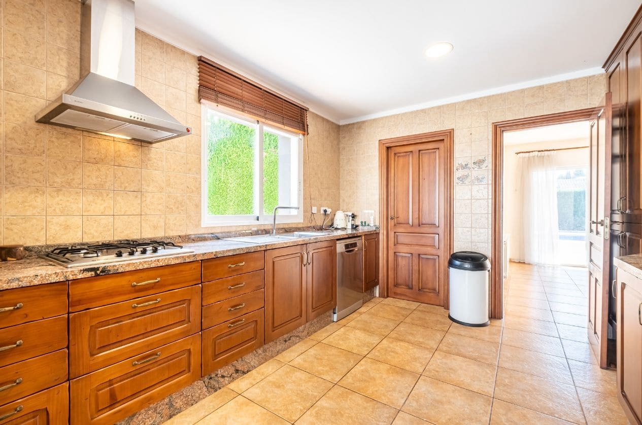 4 sypialnia Willa na sprzedaż w La Nucia z basenem garażem - 825 000 € (Ref: 9454660)