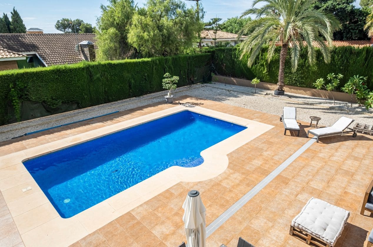 4 sypialnia Willa na sprzedaż w La Nucia z basenem garażem - 825 000 € (Ref: 9454660)