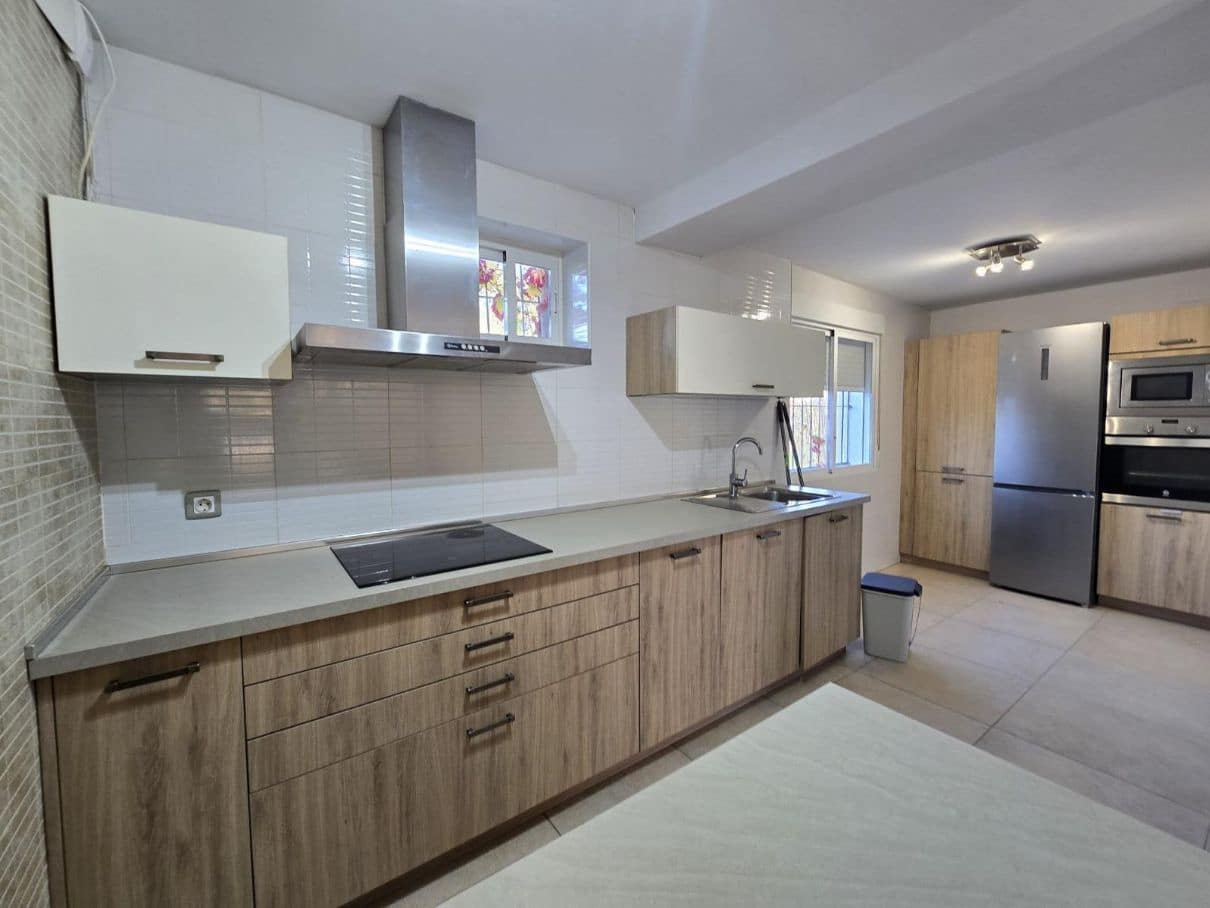 2 bedroom Villa for sale in El Campello with garage - € 570,000 (Ref: 9454664)