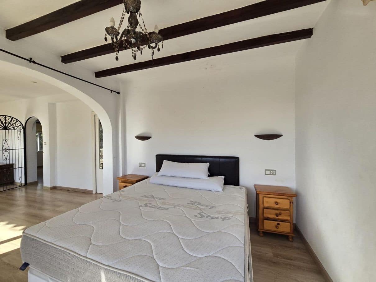 2 bedroom Villa for sale in El Campello with garage - € 570,000 (Ref: 9454664)