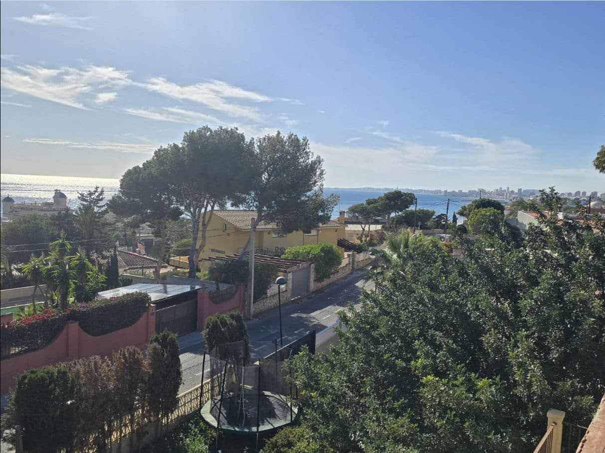 2 bedroom Villa for sale in El Campello with garage - € 570,000 (Ref: 9454664)