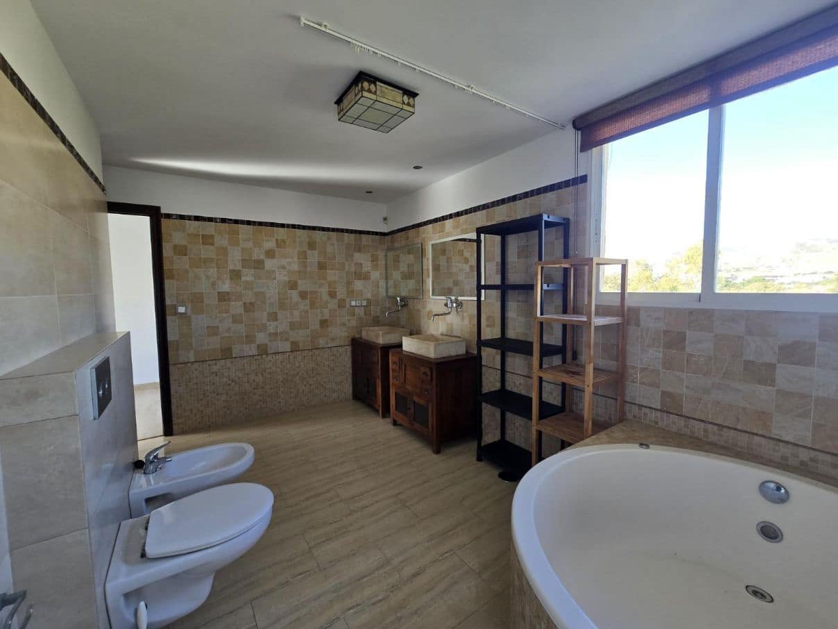 2 bedroom Villa for sale in El Campello with garage - € 570,000 (Ref: 9454664)