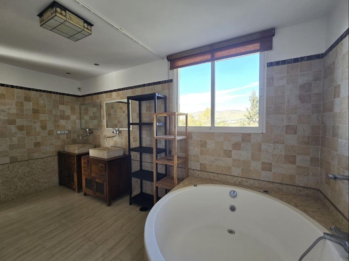 2 bedroom Villa for sale in El Campello with garage - € 570,000 (Ref: 9454664)