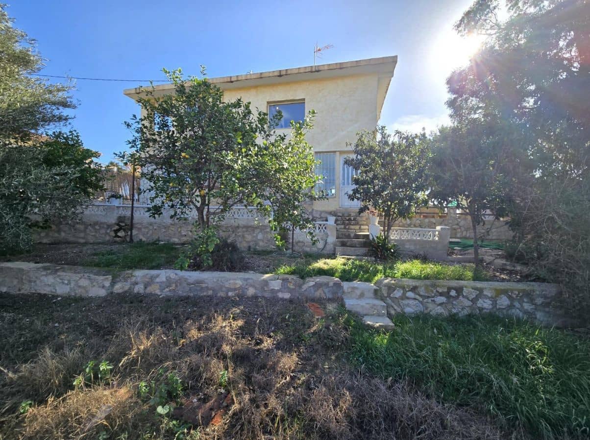 2 bedroom Villa for sale in El Campello with garage - € 570,000 (Ref: 9454664)