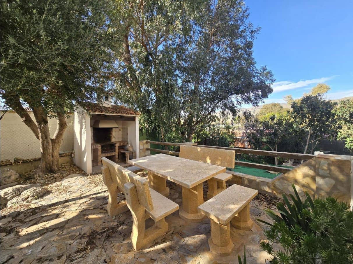 2 bedroom Villa for sale in El Campello with garage - € 570,000 (Ref: 9454664)