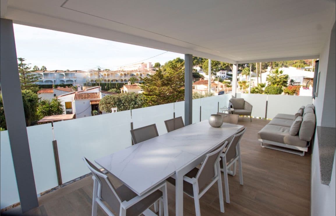 3 soveværelse Villa til salg i Benissa med garage - € 799.000 (Ref: 9454666)