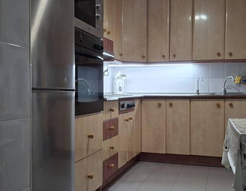 3 quarto Apartamento para venda em Benidorm com piscina - 225 000 € (Ref: 9454667)