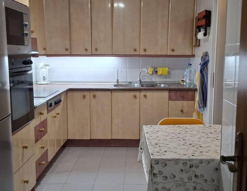 3 quarto Apartamento para venda em Benidorm com piscina - 225 000 € (Ref: 9454667)