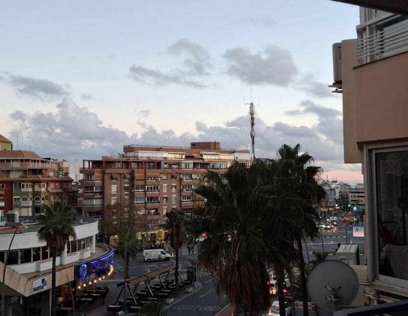 3 quarto Apartamento para venda em Benidorm com piscina - 225 000 € (Ref: 9454667)