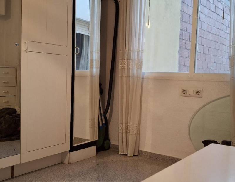 3 quarto Apartamento para venda em Benidorm com piscina - 225 000 € (Ref: 9454667)
