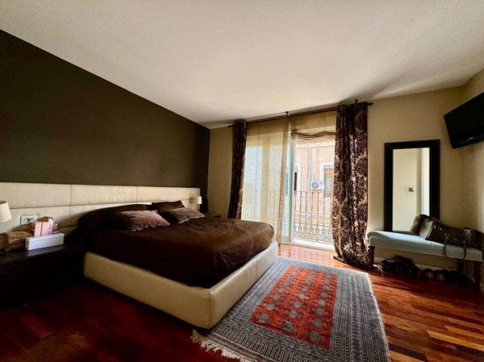 5 bedroom Apartment for sale in Alicante / Alacant city with garage - € 650,000 (Ref: 9454669)