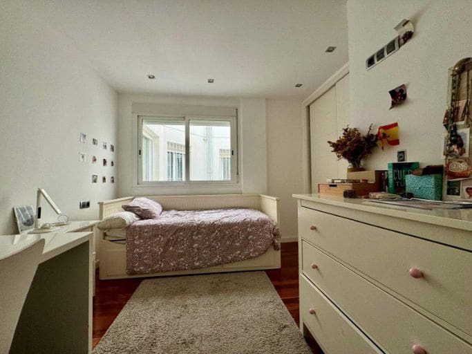 5 bedroom Apartment for sale in Alicante / Alacant city with garage - € 650,000 (Ref: 9454669)