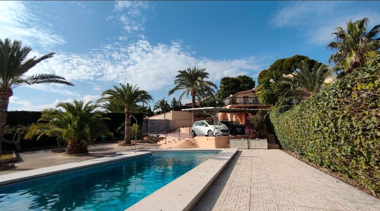 3 sypialnia Willa na sprzedaż w La Nucia z basenem garażem - 520 000 € (Ref: 9454670)