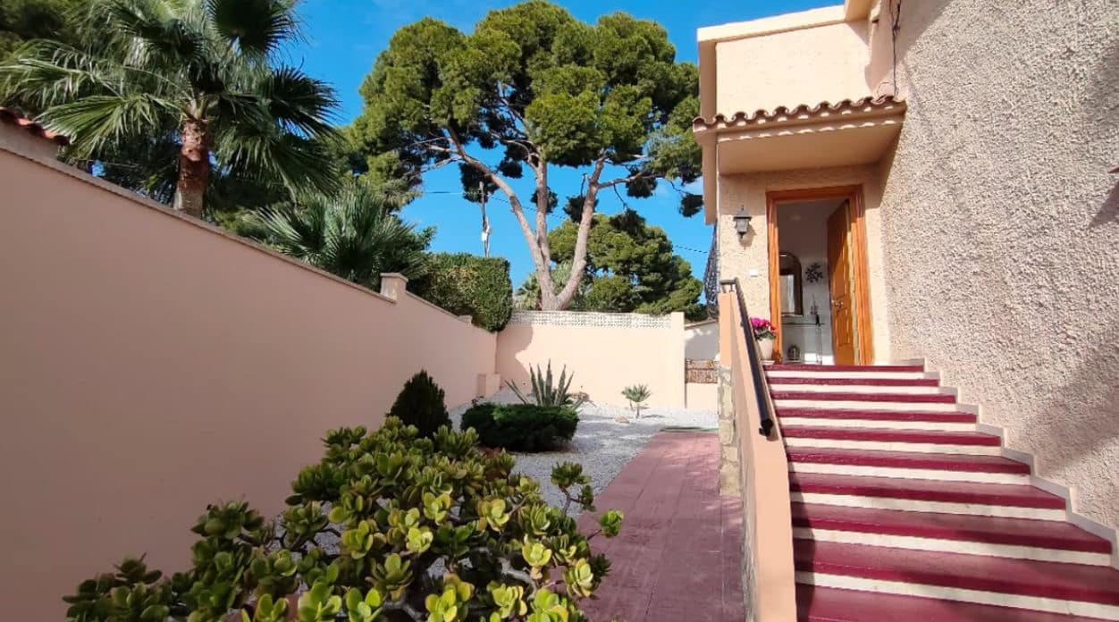 3 sypialnia Willa na sprzedaż w La Nucia z basenem garażem - 520 000 € (Ref: 9454670)