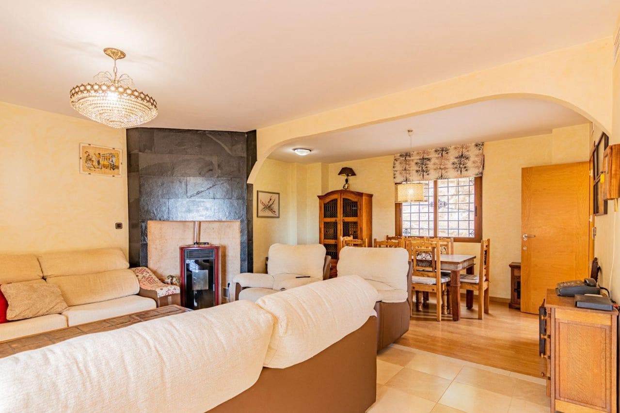 4 bedroom Villa for sale in Altea with pool garage - € 640,000 (Ref: 9454672)