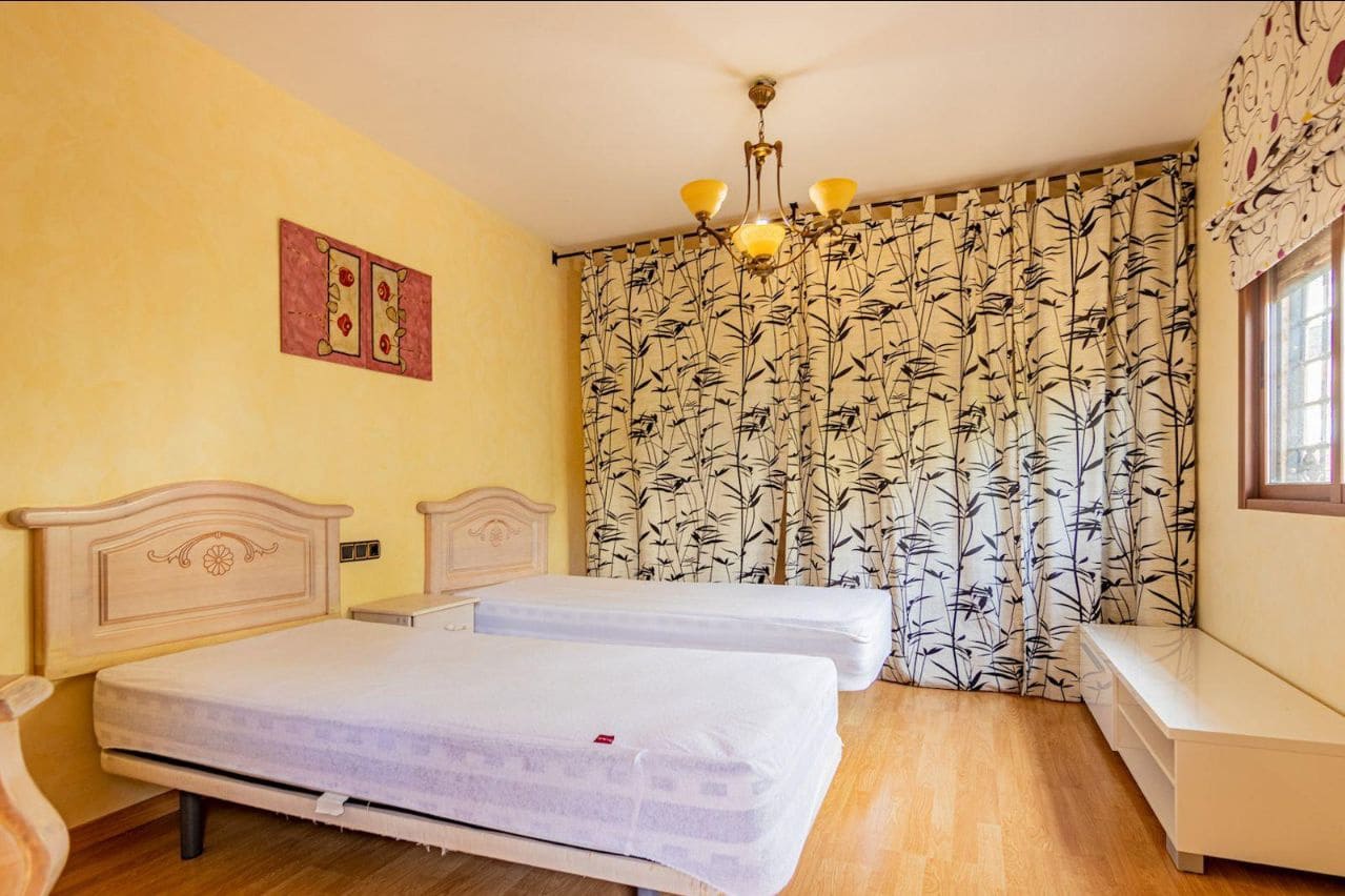 4 bedroom Villa for sale in Altea with pool garage - € 640,000 (Ref: 9454672)