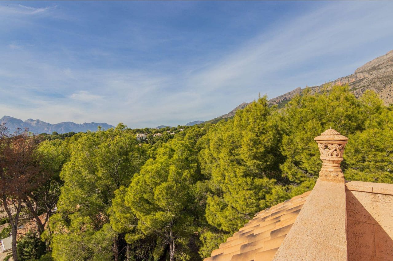 4 bedroom Villa for sale in Altea with pool garage - € 640,000 (Ref: 9454672)