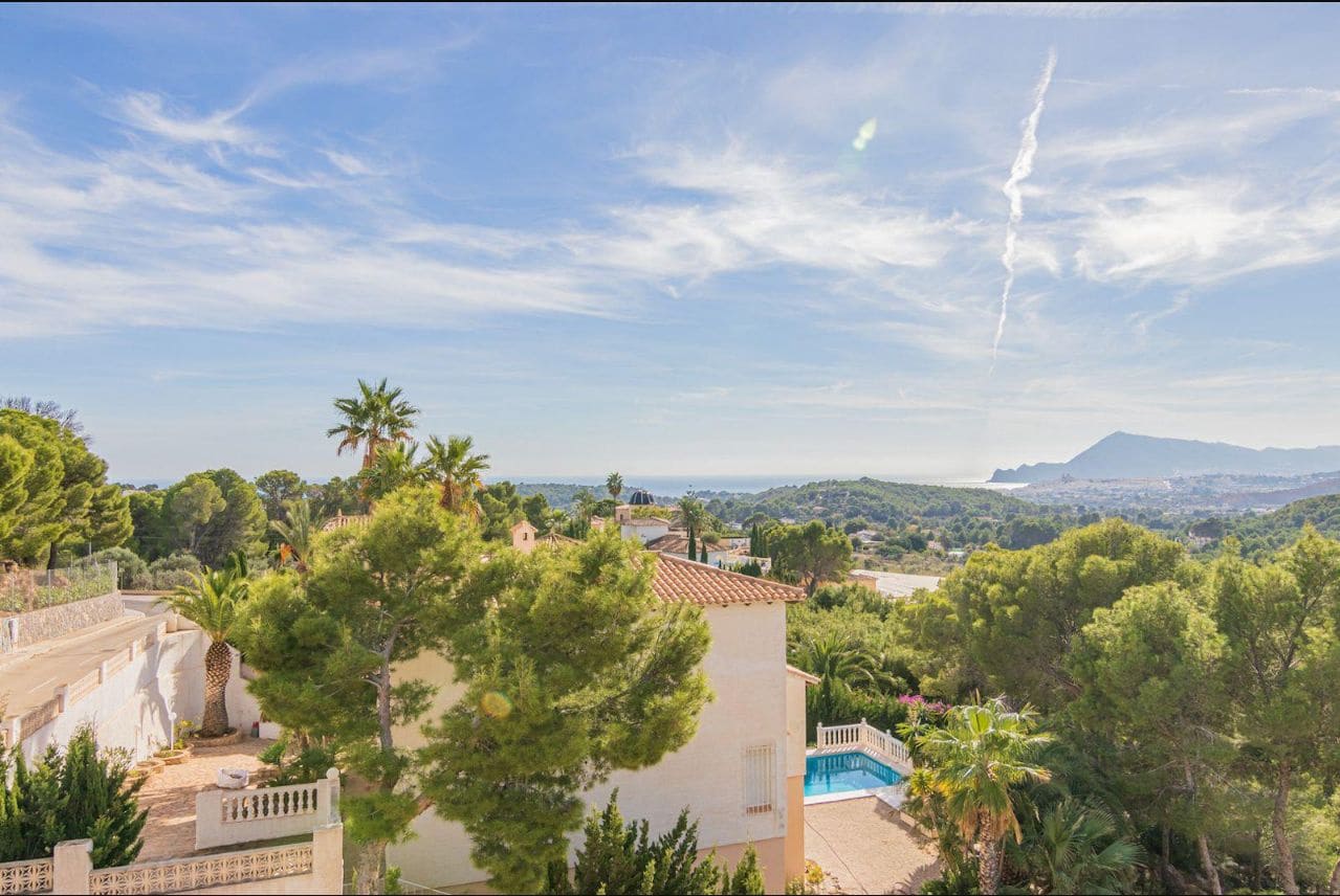4 bedroom Villa for sale in Altea with pool garage - € 640,000 (Ref: 9454672)