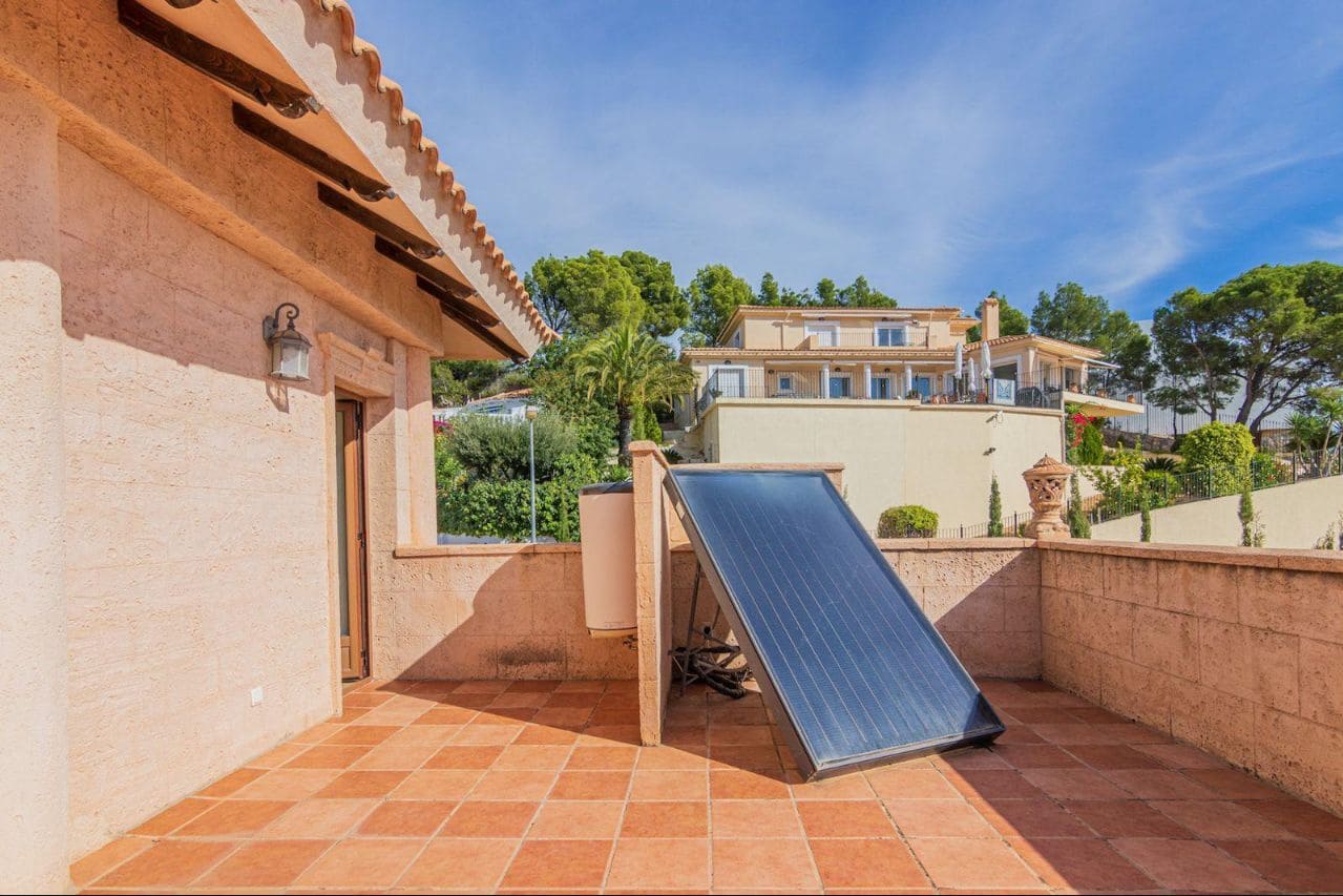 4 bedroom Villa for sale in Altea with pool garage - € 640,000 (Ref: 9454672)