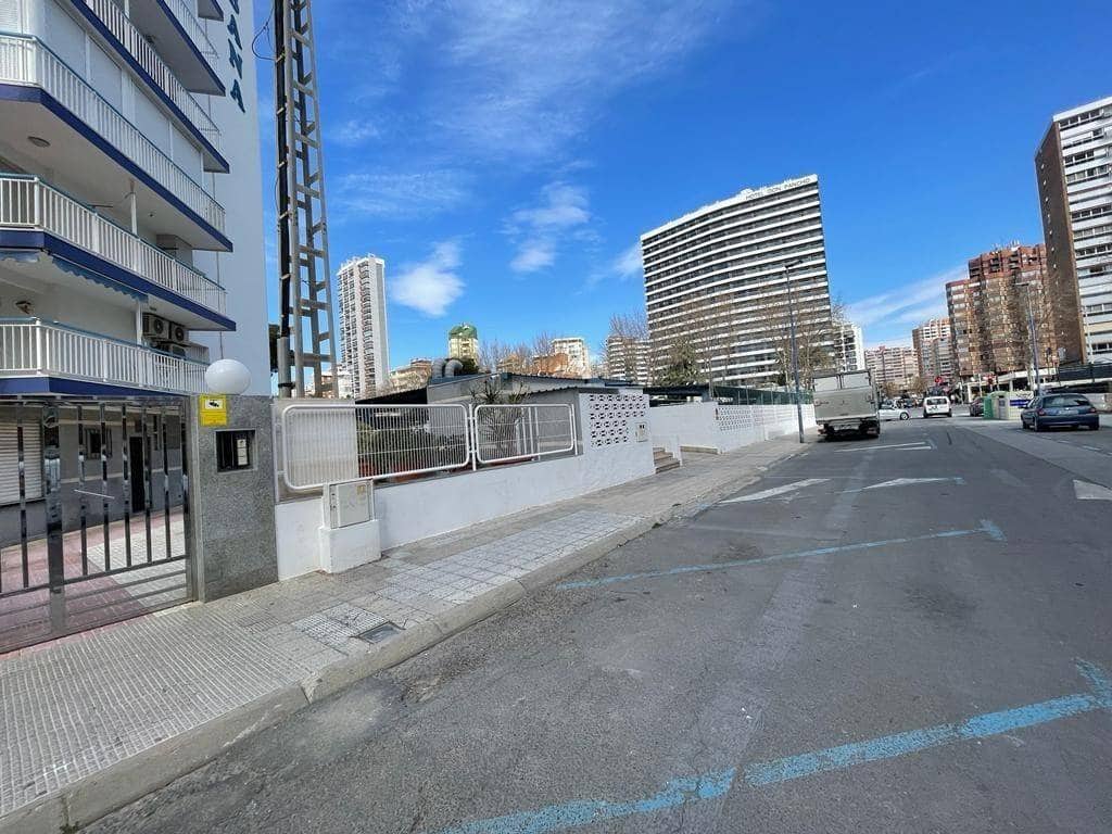 3 bedroom Apartment for sale in Benidorm with garage - € 360,000 (Ref: 9454679)