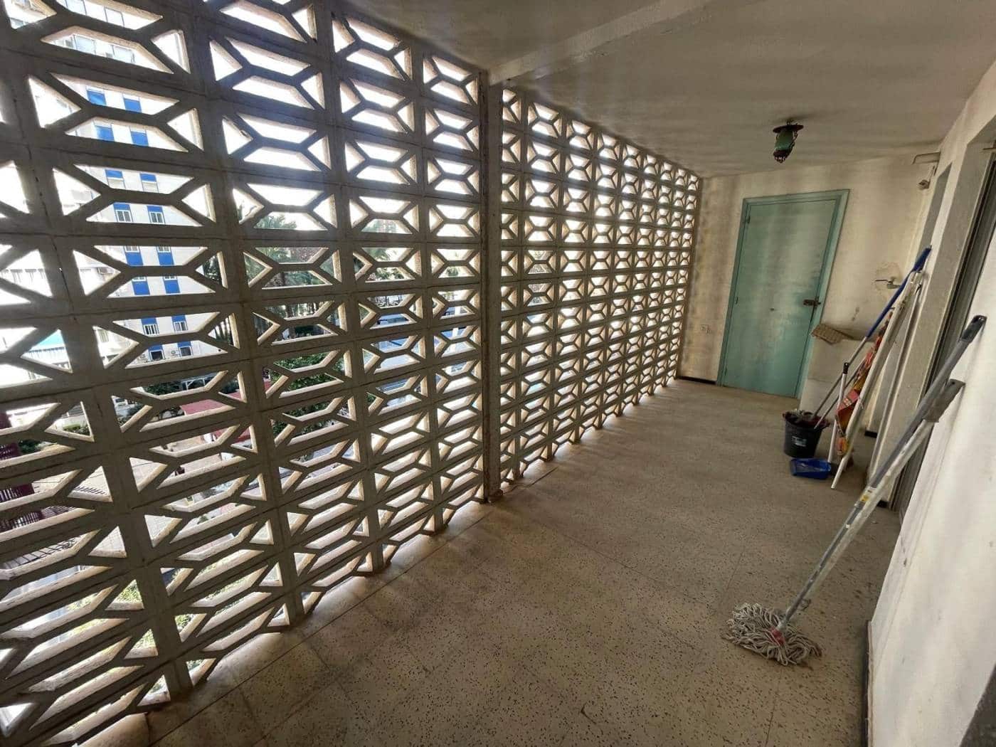 3 bedroom Apartment for sale in Benidorm with garage - € 360,000 (Ref: 9454679)