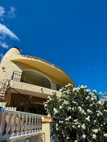 7 bedroom Villa for sale in Calpe / Calp with pool garage - € 687,000 (Ref: 9454682)