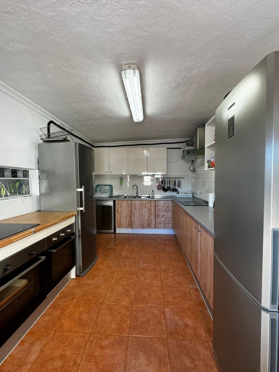 7 bedroom Villa for sale in Calpe / Calp with pool garage - € 687,000 (Ref: 9454682)