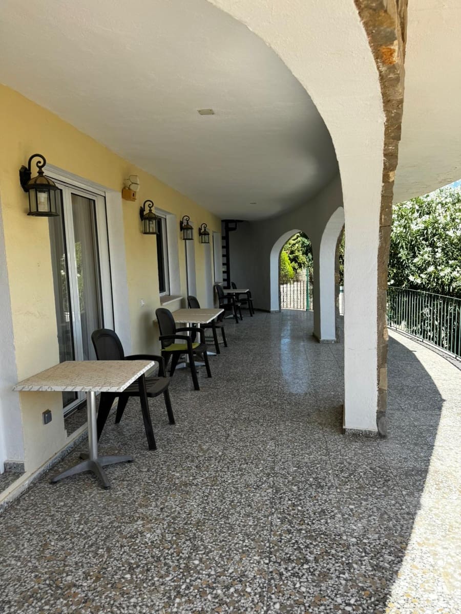 7 bedroom Villa for sale in Calpe / Calp with pool garage - € 687,000 (Ref: 9454682)