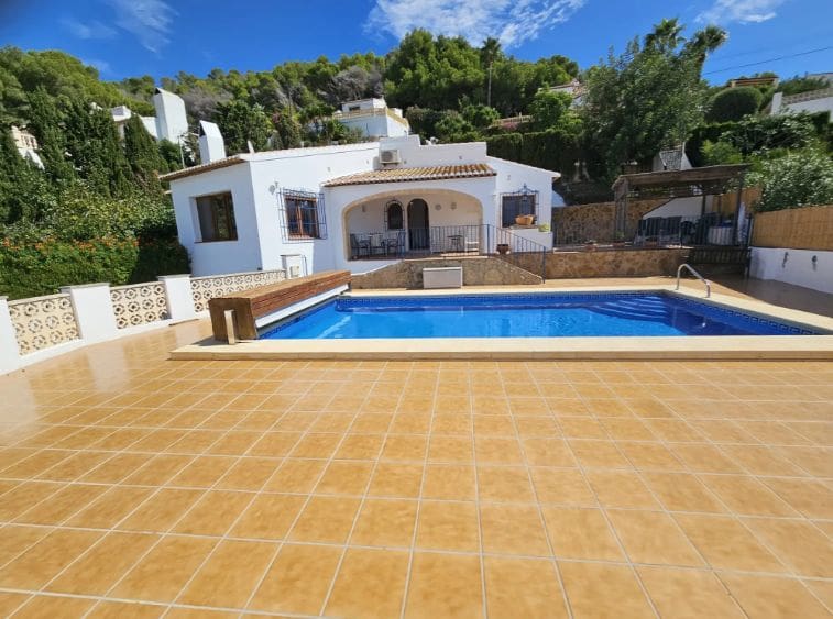 3 soverom Villa til salgs i Javea / Xabia med svømmebasseng garasje - € 545 000 (Ref: 9454685)