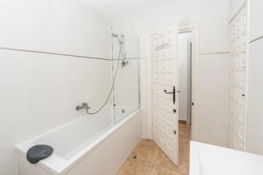 7 soveværelse Villa til salg i Benissa med swimmingpool garage - € 695.000 (Ref: 9454686)