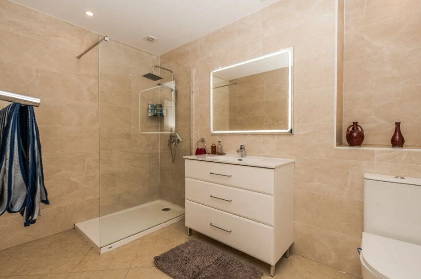 7 soveværelse Villa til salg i Benissa med swimmingpool garage - € 695.000 (Ref: 9454686)