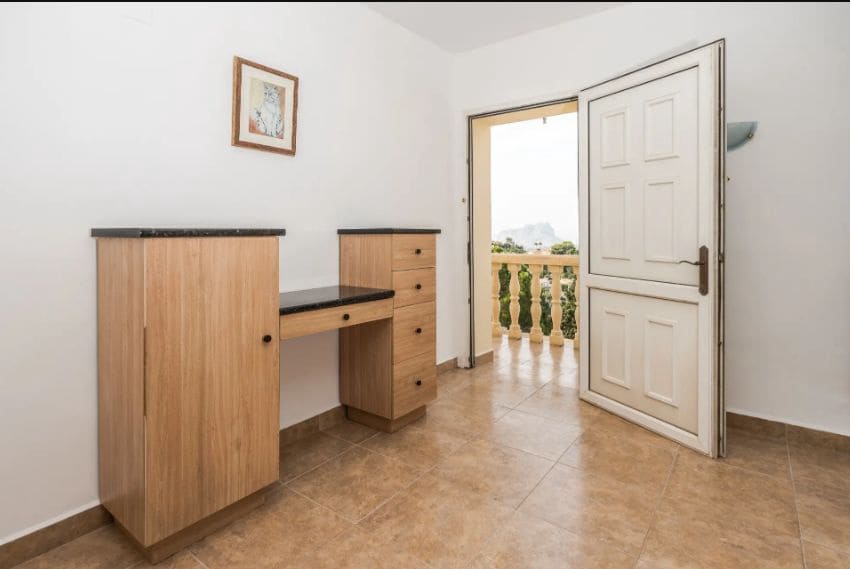 7 soveværelse Villa til salg i Benissa med swimmingpool garage - € 695.000 (Ref: 9454686)